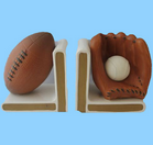 Figurines--M081780