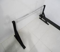 Wall pull up bar