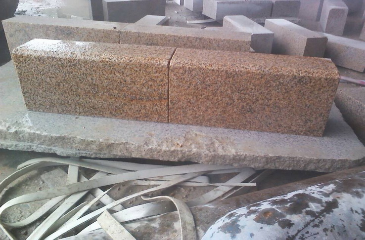 Flamed Rusty Yellow  Granite Kerb Stones (G682)