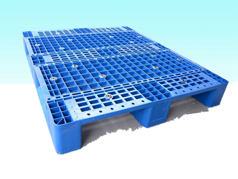 plastic pallet