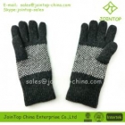 knit gloves